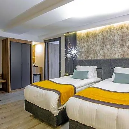 Kayhan 4*