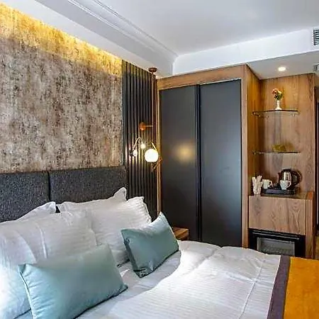 Kayhan Hotel