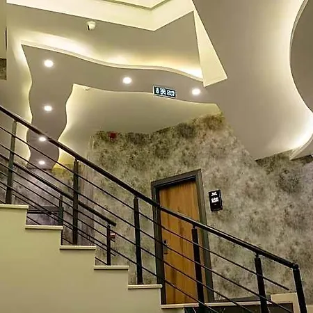 Kayhan Hotel 4*