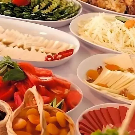 Kayhan 4*