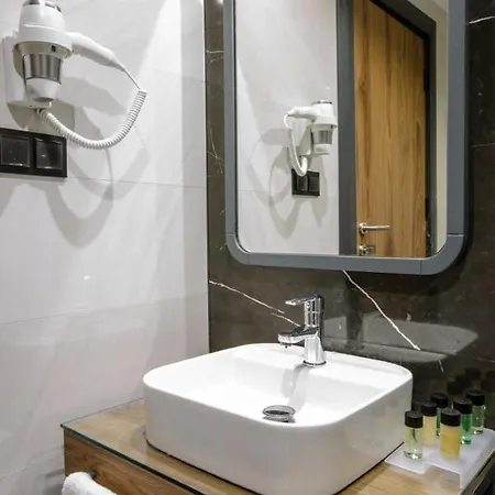 Kayhan 4*